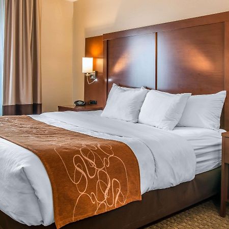 คอมฟอร์ต สวีท วีซอม Hotel Wixom ภายนอก รูปภาพ