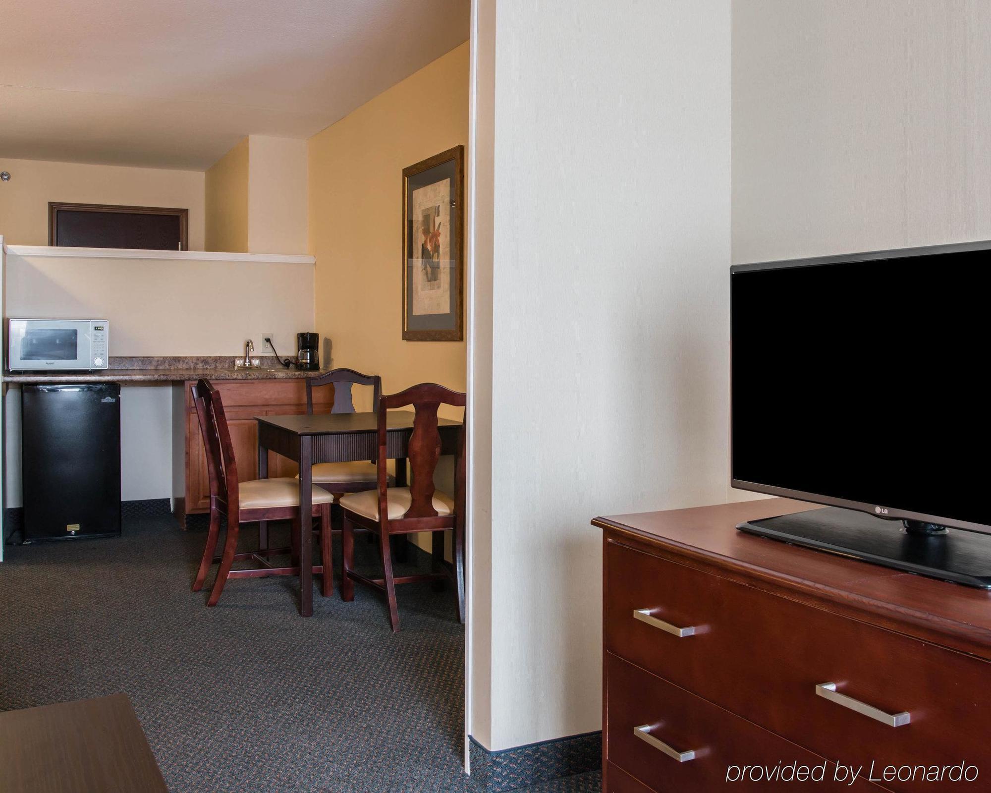 คอมฟอร์ต สวีท วีซอม Hotel Wixom ภายนอก รูปภาพ